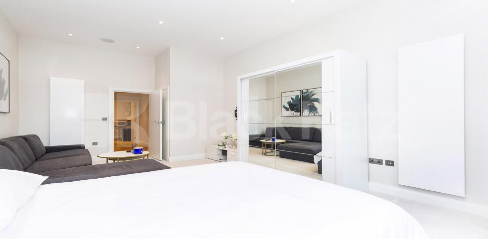 			 **Includes Water and Electricity**, Studio Apartment, 1 bath, 1 reception Apartment			 Hornsey Road, HOLLOWAY / FINSBURY PARK N7